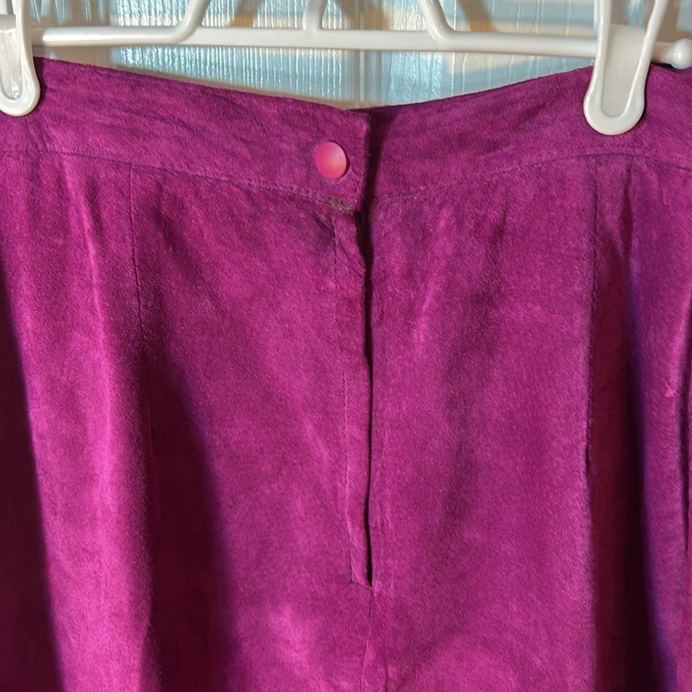 Danier Magenta Pencil Skirt - Picture 5 of 9